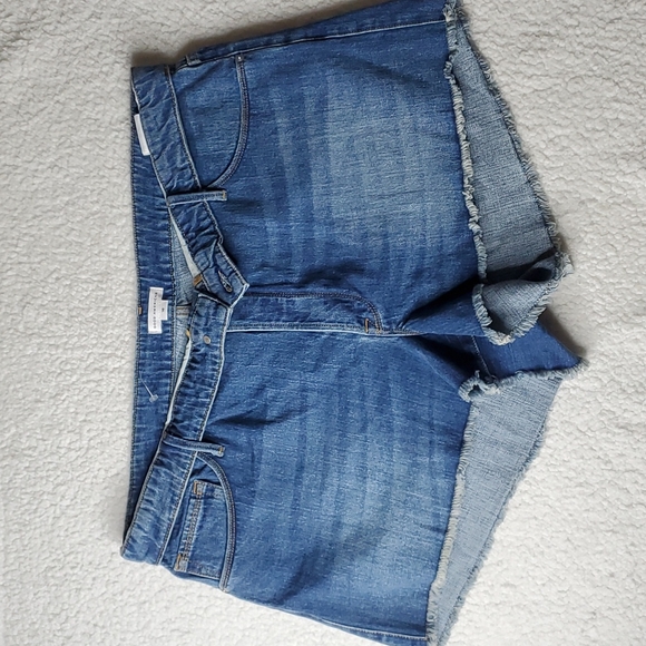 Good American Cut-off Fold Over Waistband Jeans - Picture 5 of 15